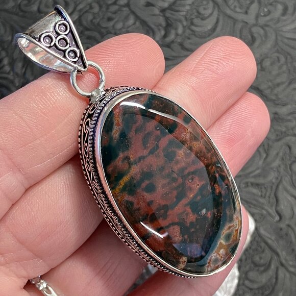 Heliotrope Bloodstone Pendant Crystal Stone Jewelry - Picture 3 of 6